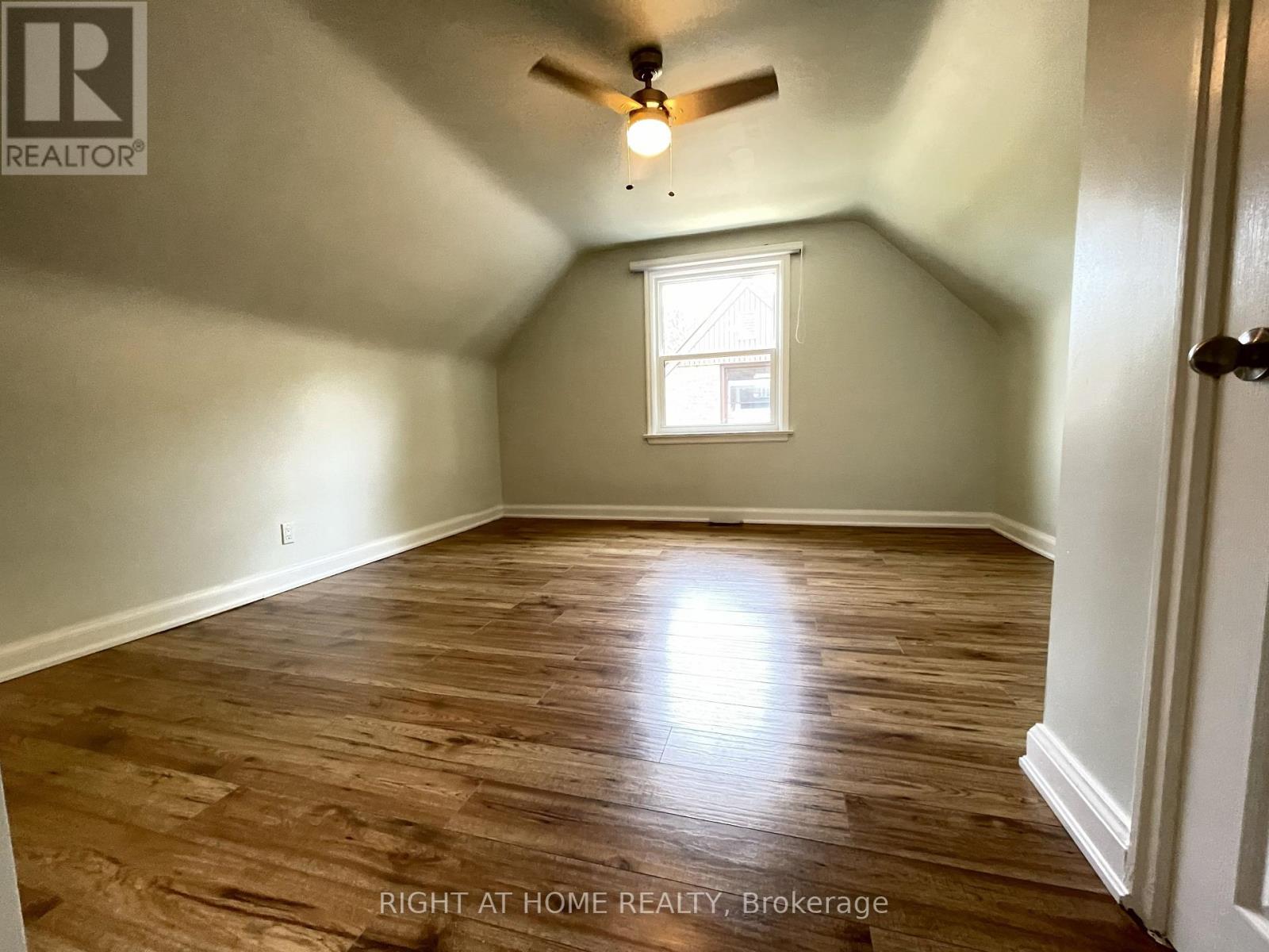 230 Martin Grove Road, Toronto, Ontario  M9B 4L4 - Photo 23 - W12871660