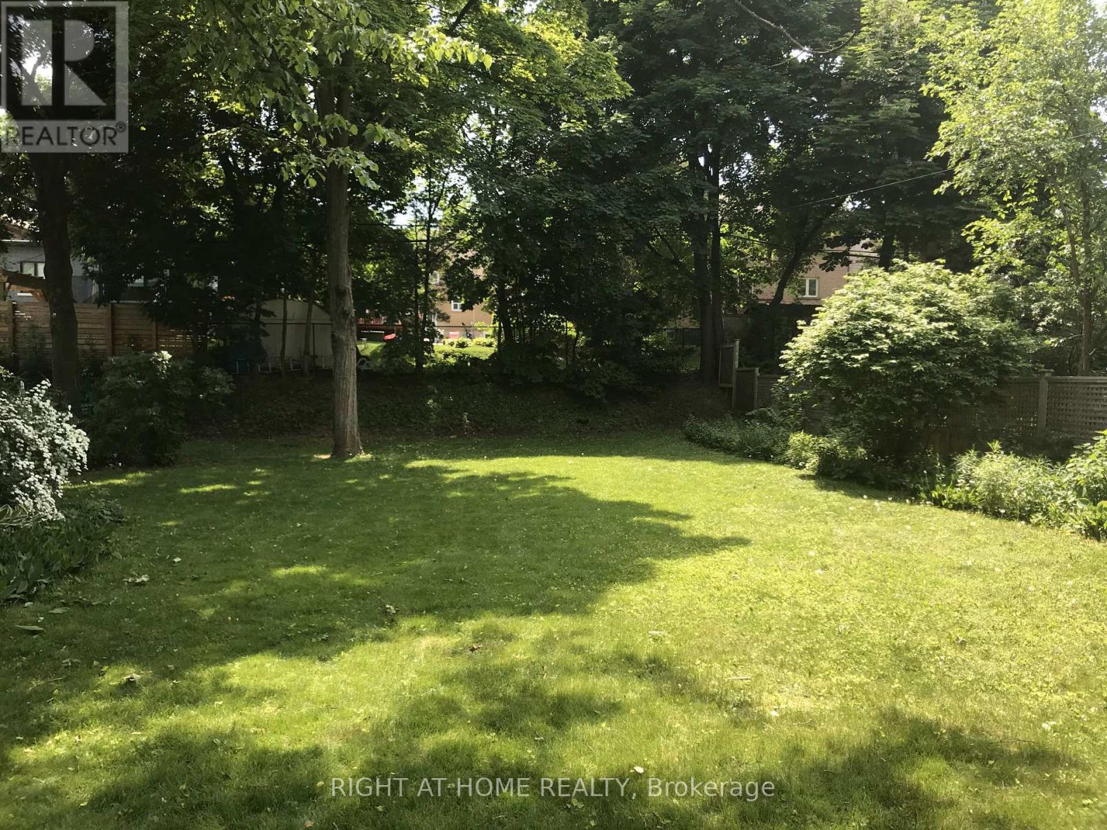 230 Martin Grove Road, Toronto, Ontario  M9B 4L4 - Photo 3 - W12871660