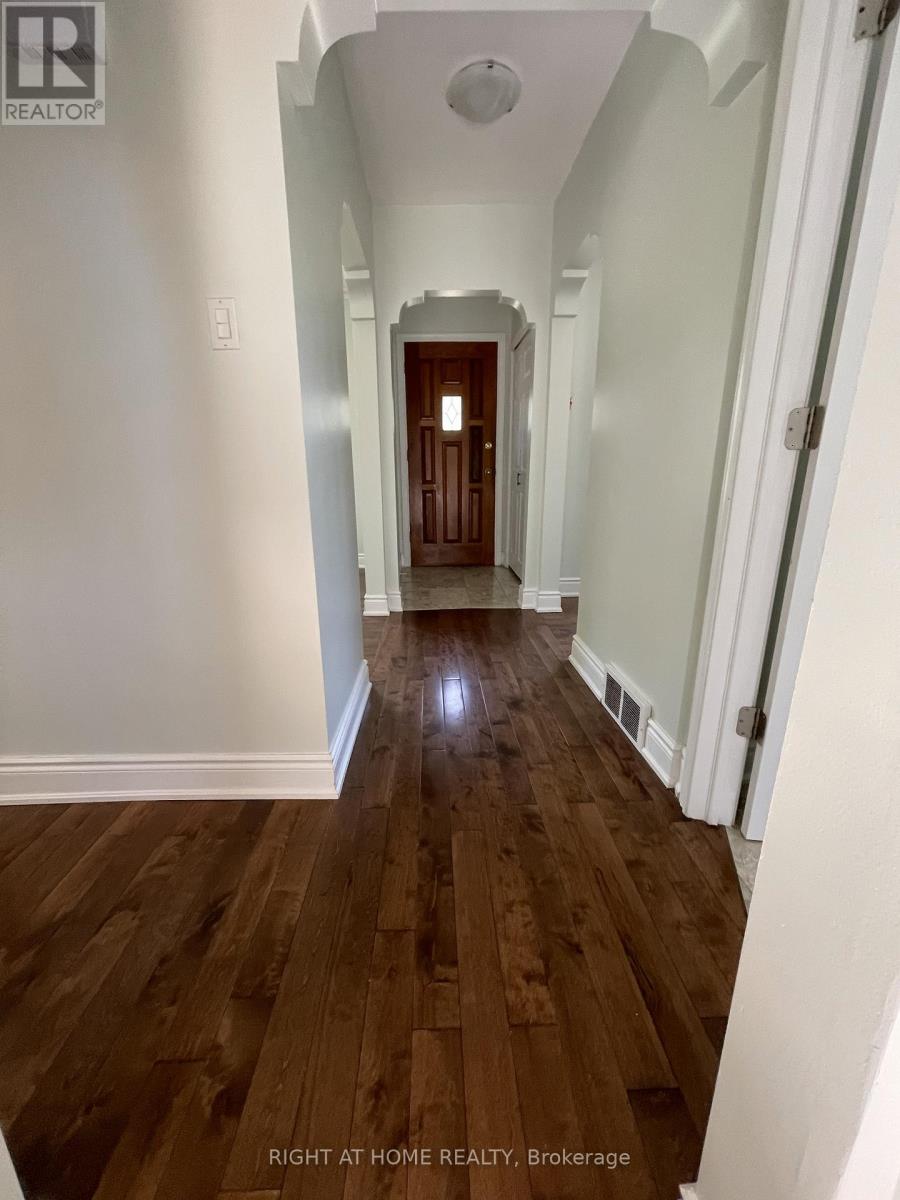 230 Martin Grove Road, Toronto, Ontario  M9B 4L4 - Photo 4 - W12871660