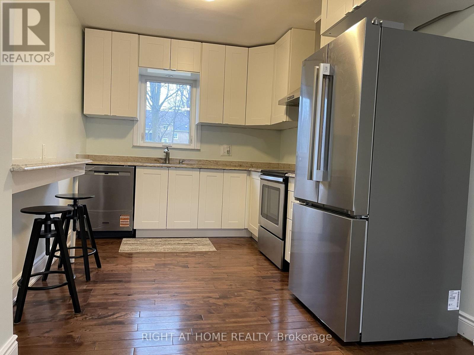 230 Martin Grove Road, Toronto, Ontario  M9B 4L4 - Photo 5 - W12871660