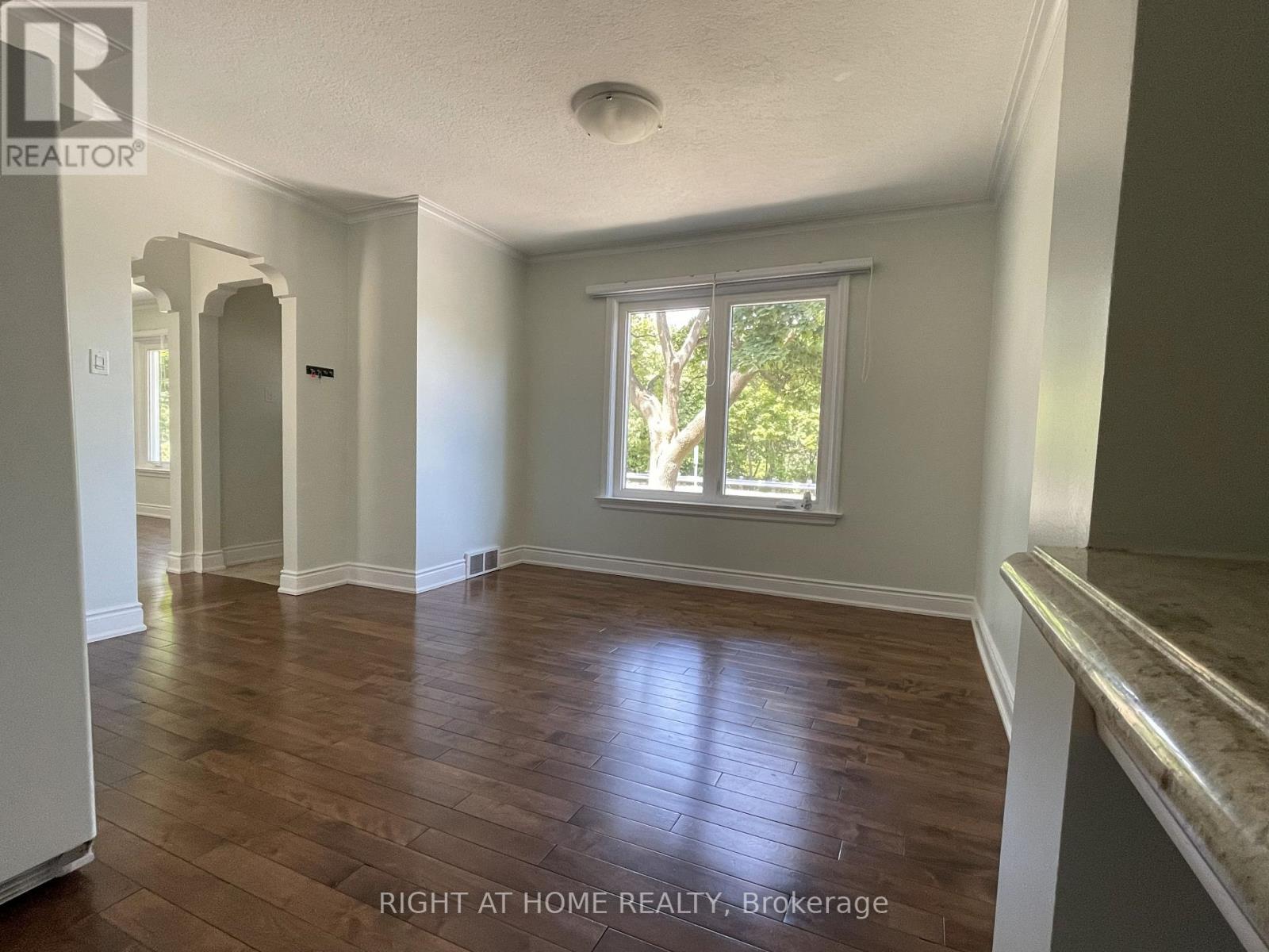 230 Martin Grove Road, Toronto, Ontario  M9B 4L4 - Photo 6 - W12871660