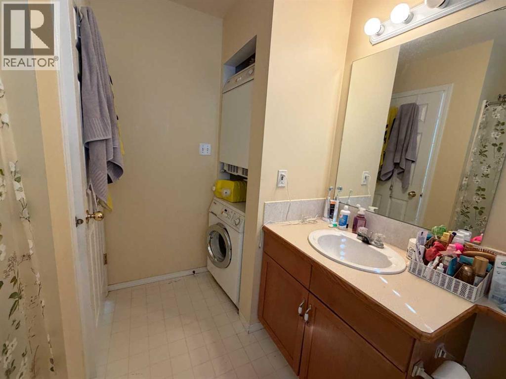 70 Peigan Court W, Lethbridge, Alberta  T1K 7N8 - Photo 16 - A2298631