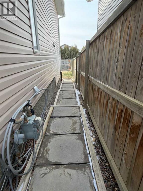 70 Peigan Court W, Lethbridge, Alberta  T1K 7N8 - Photo 17 - A2298631