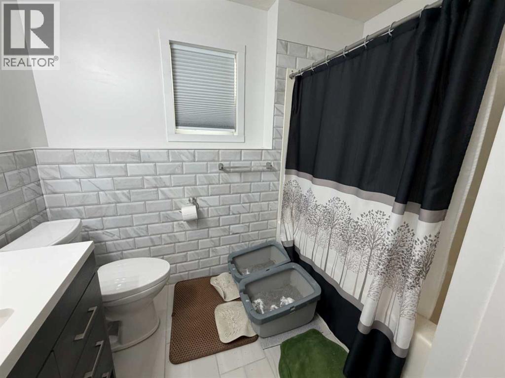 70 Peigan Court W, Lethbridge, Alberta  T1K 7N8 - Photo 34 - A2298631