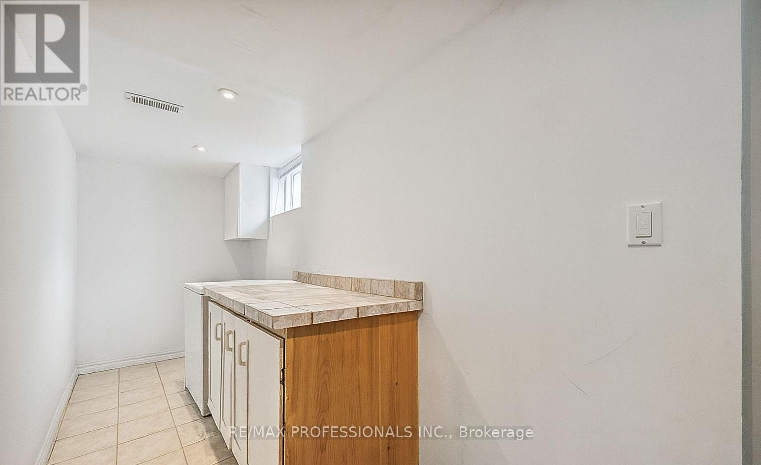 Bsmt - 183 Elmhurst Drive, Toronto, Ontario  M9W 2L2 - Photo 11 - W12961814