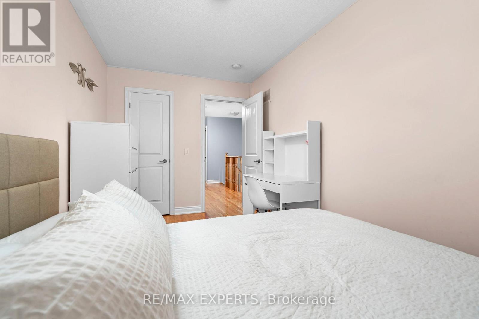 21 Ypres Road, Toronto, Ontario  M6M 1N9 - Photo 22 - W12961820