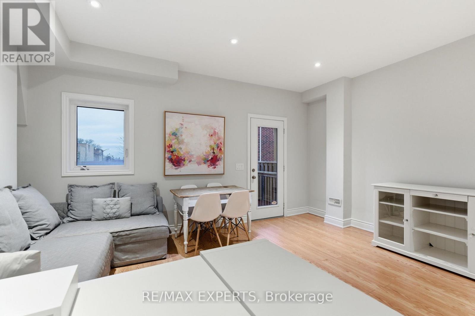 21 Ypres Road, Toronto, Ontario  M6M 1N9 - Photo 26 - W12961820