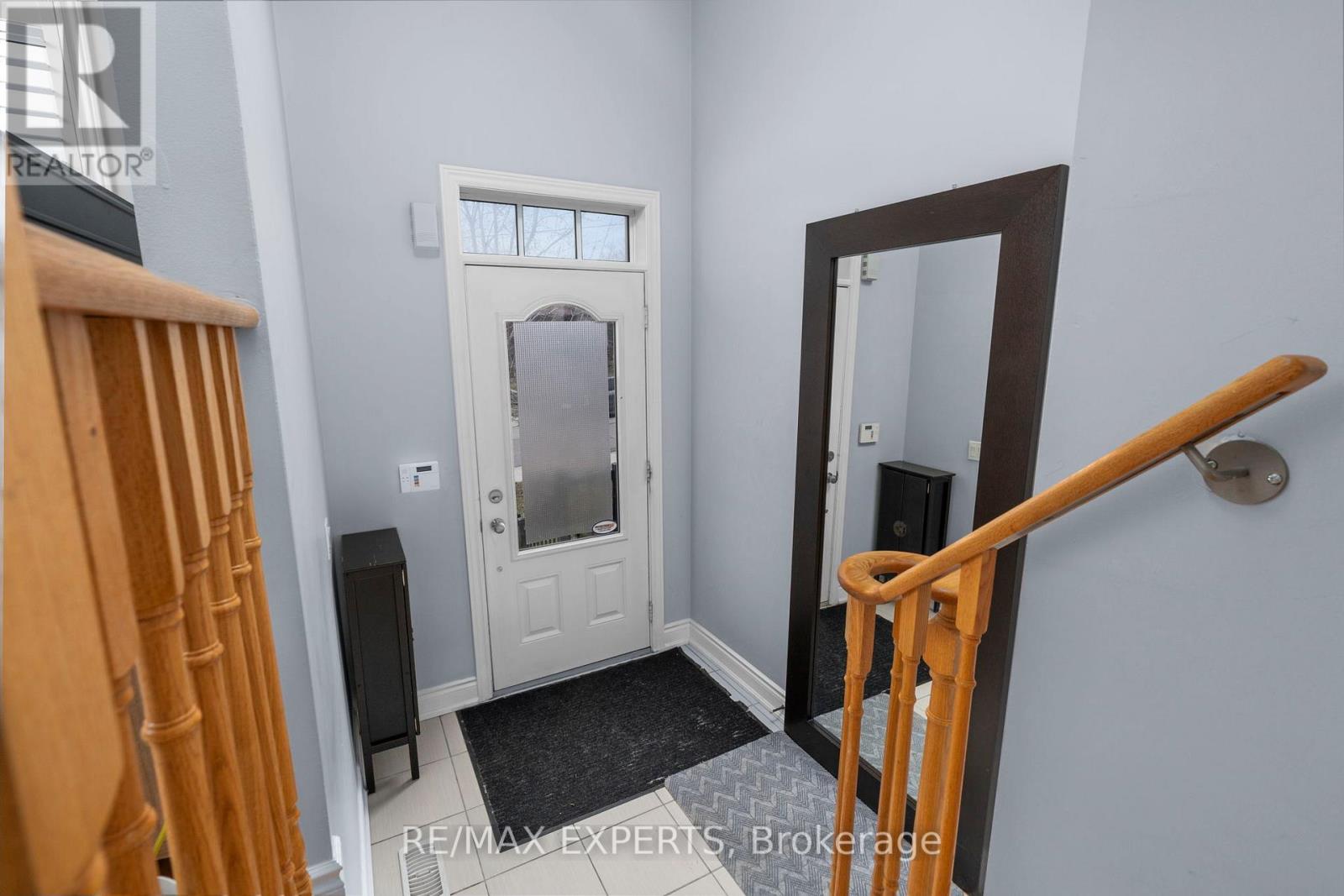21 Ypres Road, Toronto, Ontario  M6M 1N9 - Photo 3 - W12961820
