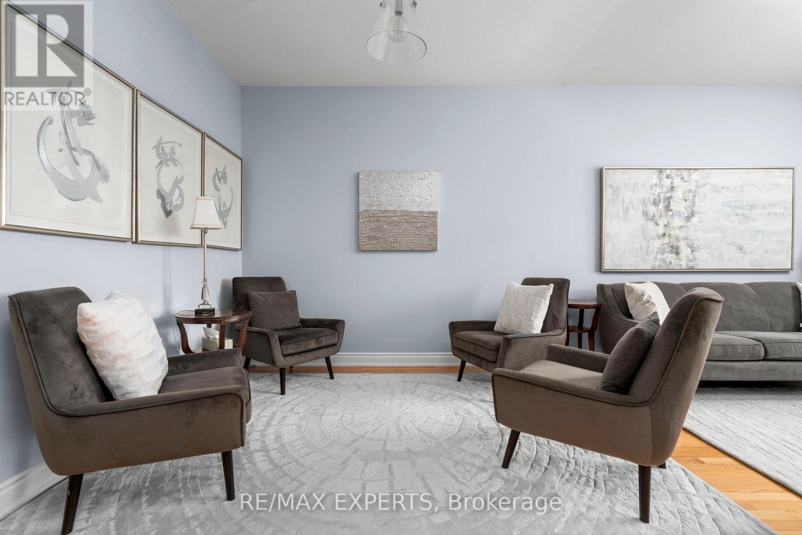 21 Ypres Road, Toronto, Ontario  M6M 1N9 - Photo 5 - W12961820