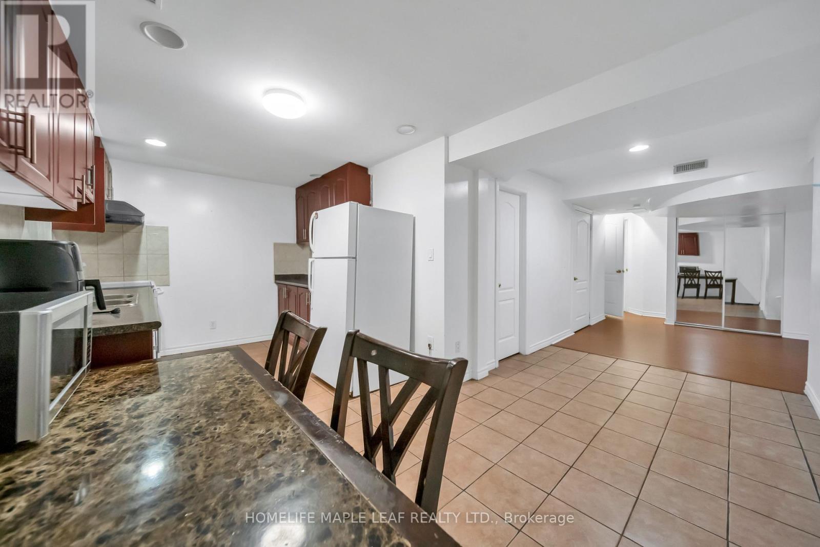 87 Softneedle Avenue, Brampton, Ontario  L6R 1L2 - Photo 45 - W12961828