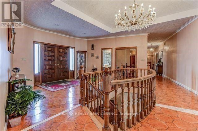 32 Fenton Way, Brampton, Ontario  L6P 0P6 - Photo 2 - W12961830