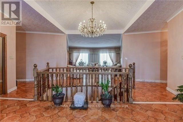 32 Fenton Way, Brampton, Ontario  L6P 0P6 - Photo 3 - W12961830