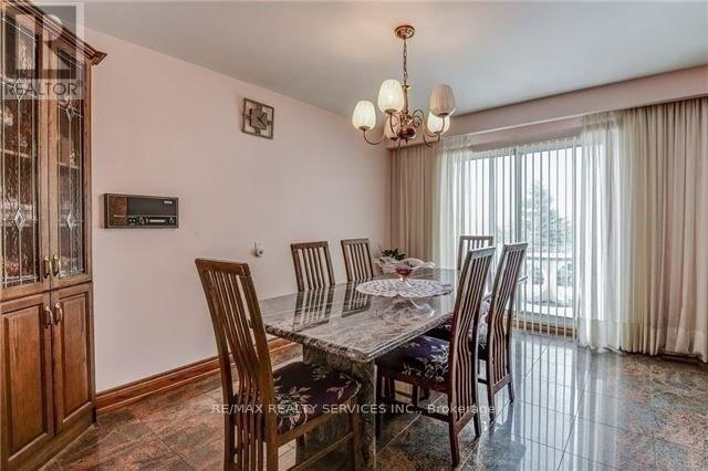 32 Fenton Way, Brampton, Ontario  L6P 0P6 - Photo 6 - W12961830