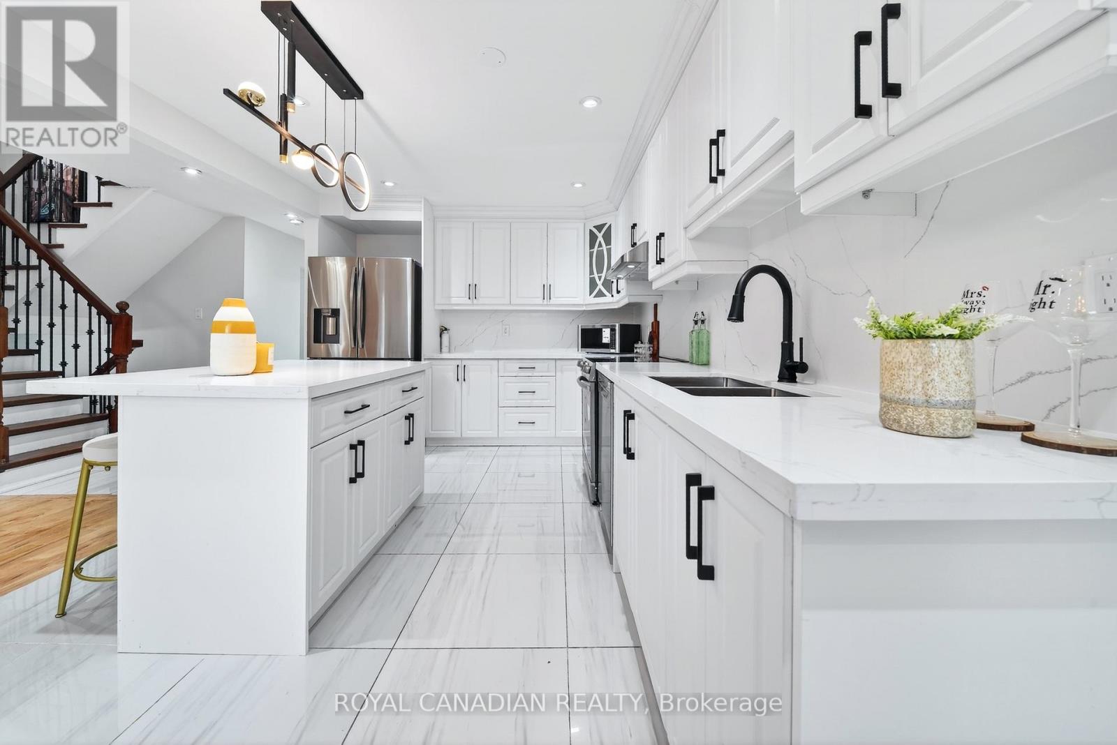 44 Rushmore Crescent, Brampton, Ontario  L6Z 1R2 - Photo 14 - W12961836