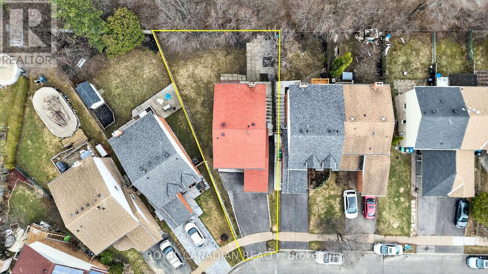 44 Rushmore Crescent, Brampton, Ontario  L6Z 1R2 - Photo 2 - W12961836