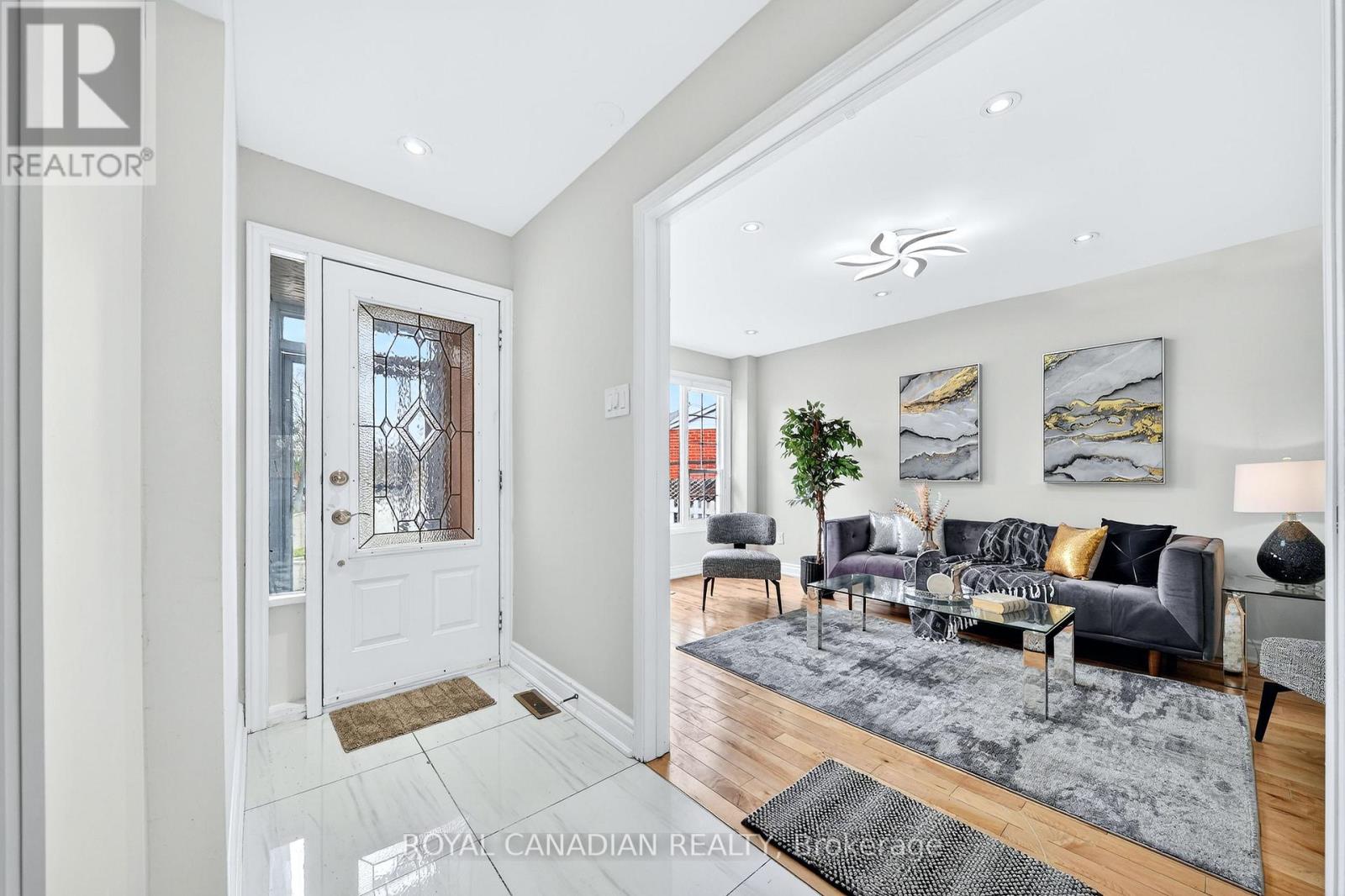 44 Rushmore Crescent, Brampton, Ontario  L6Z 1R2 - Photo 7 - W12961836