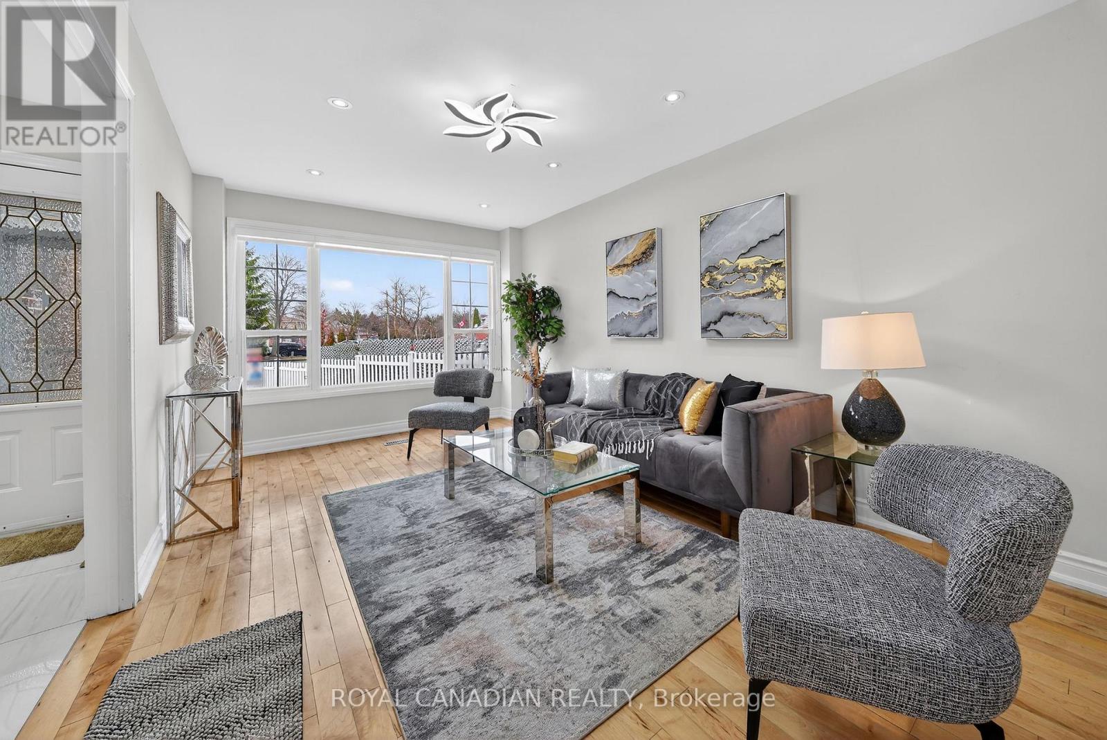 44 Rushmore Crescent, Brampton, Ontario  L6Z 1R2 - Photo 9 - W12961836