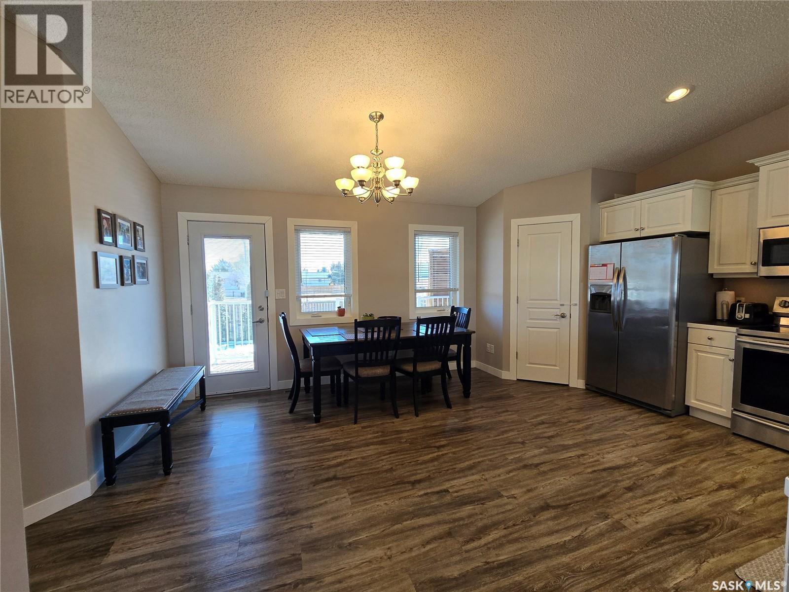 752 Mctaggart Drive, Weyburn, Saskatchewan  S4H 3M6 - Photo 7 - SK032195