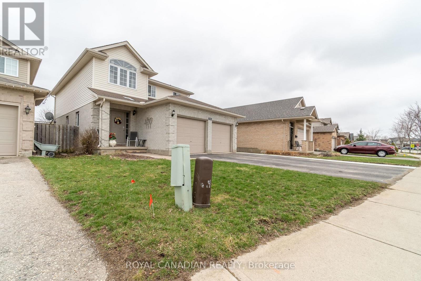 1723 Stackhouse Avenue, London North, Ontario  N5X 4H9 - Photo 2 - X12961804