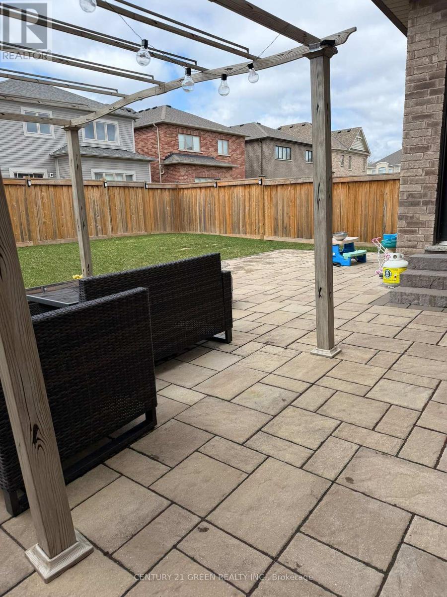 130 Crombie Street, Clarington, Ontario  L1C 3K2 - Photo 3 - E12961428