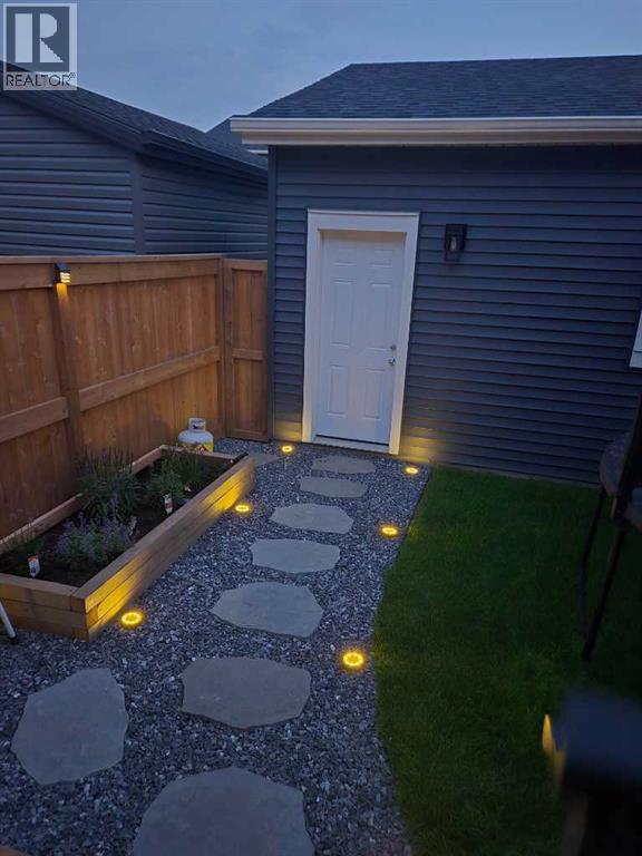 125 Emberside Hollow, Cochrane, Alberta  T4C 3E1 - Photo 7 - A2298522