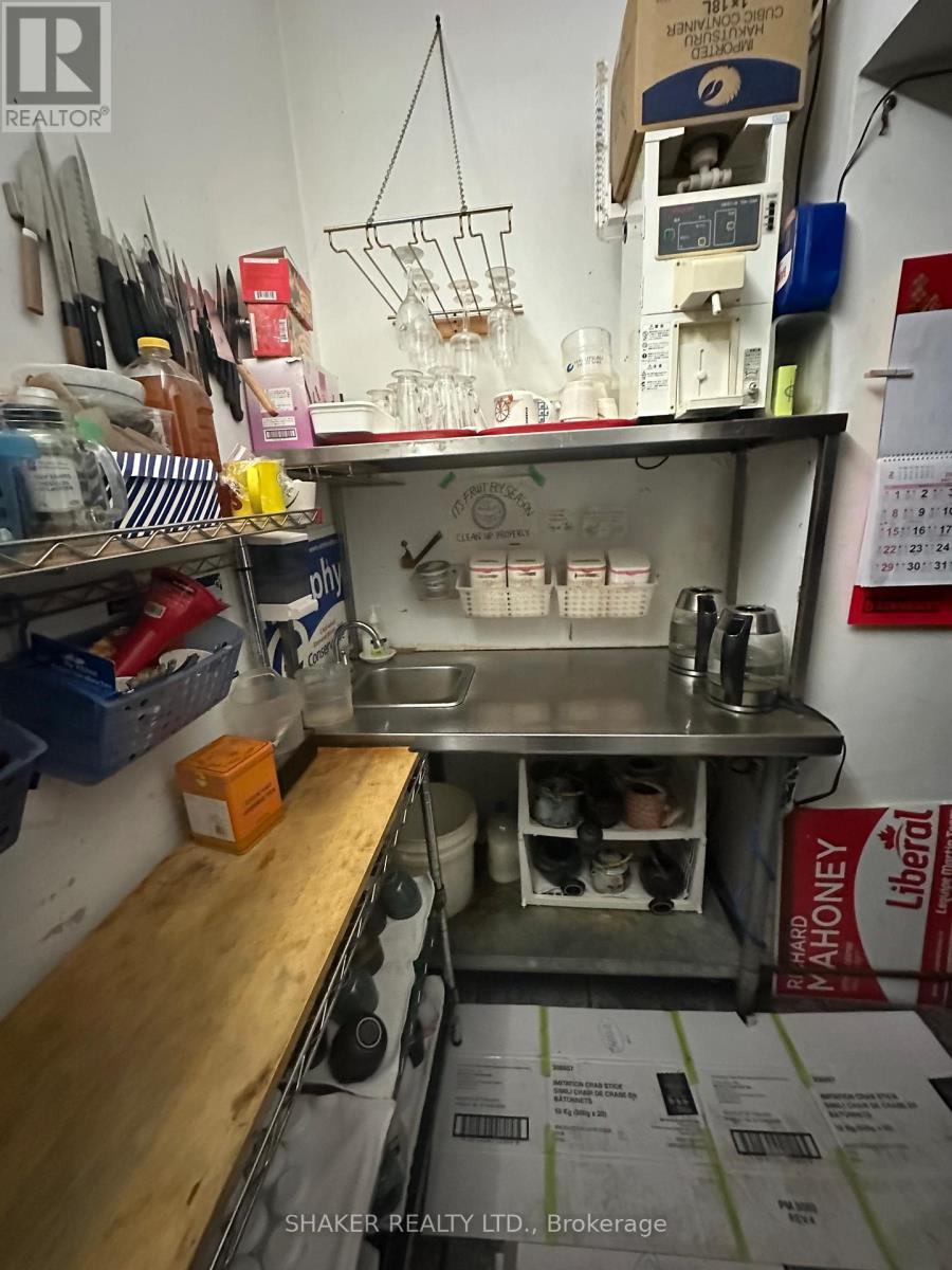 690-B Somerset Street W, Ottawa, Ontario K1R 6P4 - Photo 10 - X12961880