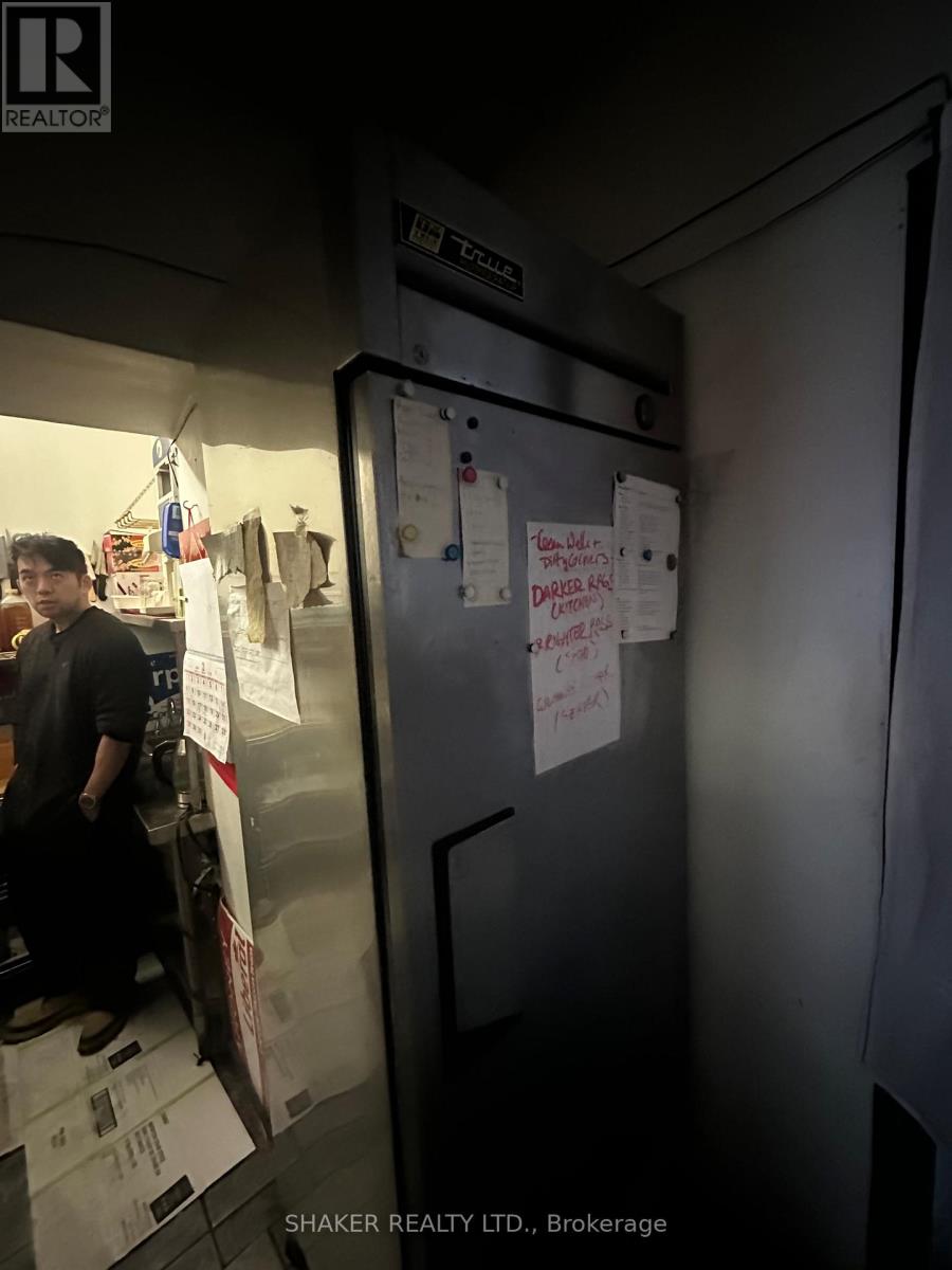 690-B Somerset Street W, Ottawa, Ontario K1R 6P4 - Photo 12 - X12961880