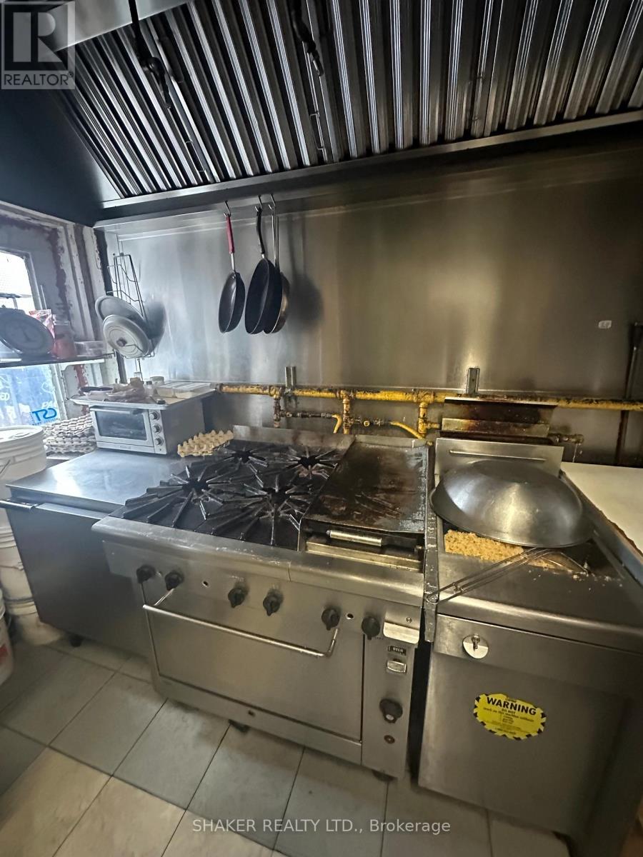 690-B Somerset Street W, Ottawa, Ontario K1R 6P4 - Photo 14 - X12961880