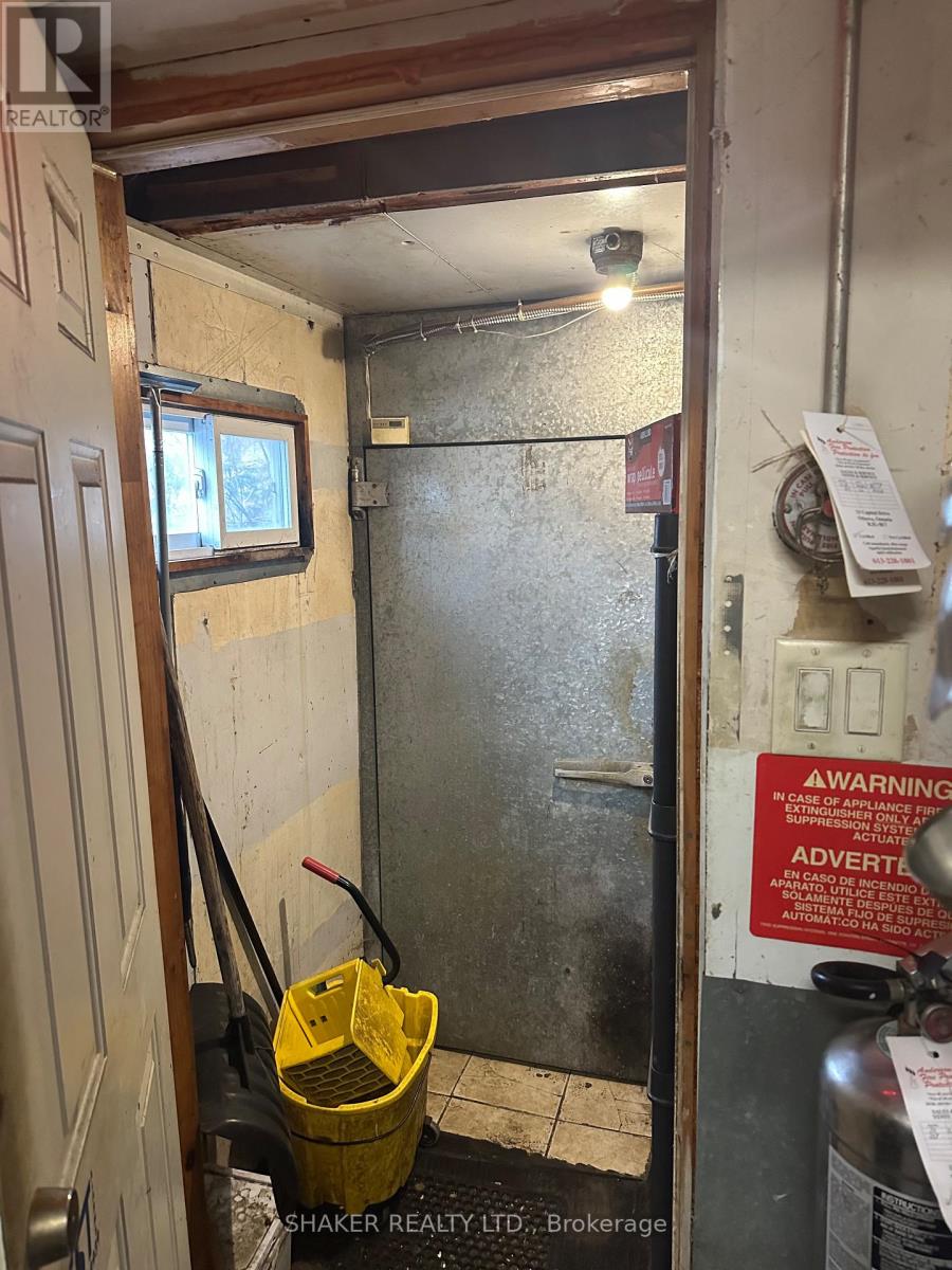 690-B Somerset Street W, Ottawa, Ontario K1R 6P4 - Photo 17 - X12961880