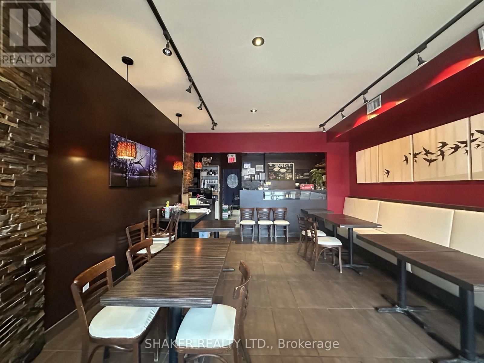 690-B Somerset Street W, Ottawa, Ontario K1R 6P4 - Photo 4 - X12961880