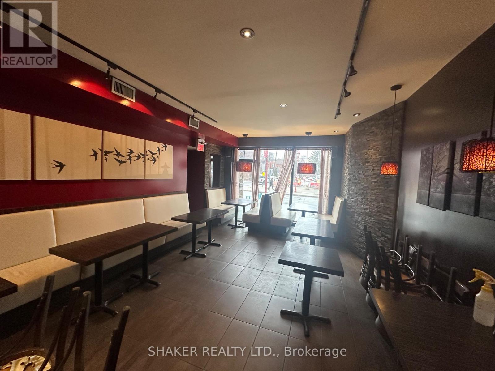 690-B Somerset Street W, Ottawa, Ontario K1R 6P4 - Photo 7 - X12961880