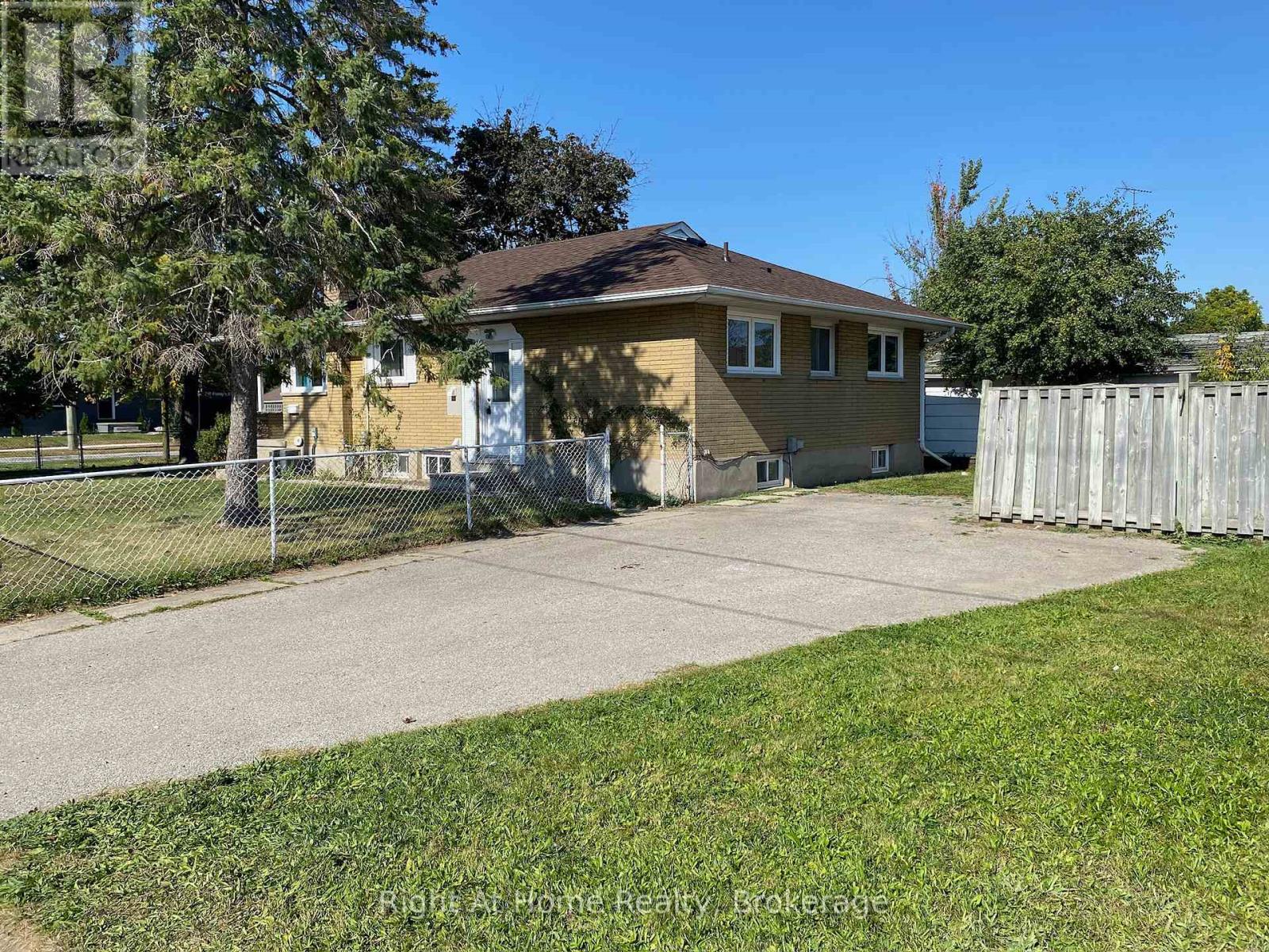 263 Franklin Street S, Kitchener, Ontario  N2C 1R9 - Photo 3 - X12961854