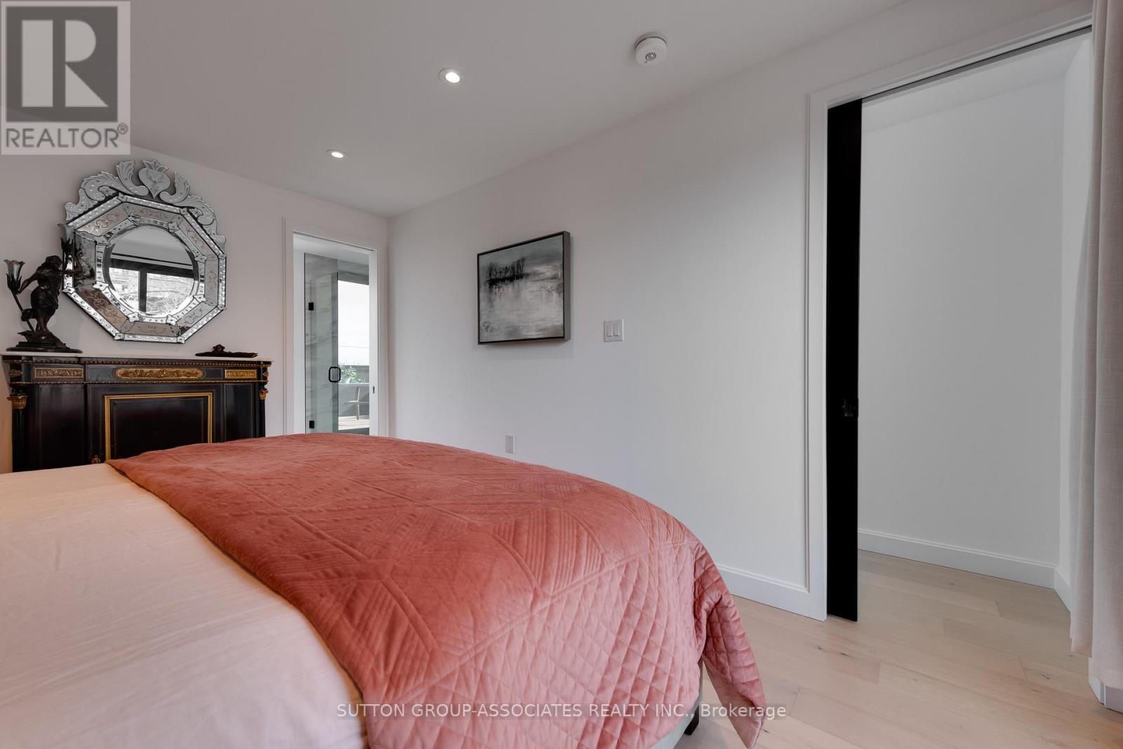 243 Robina Avenue, Toronto, Ontario  M6C 3Y9 - Photo 26 - C12961914