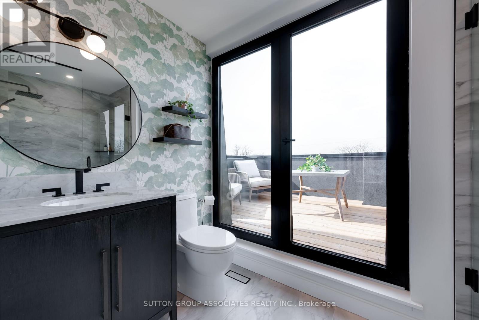 243 Robina Avenue, Toronto, Ontario  M6C 3Y9 - Photo 28 - C12961914