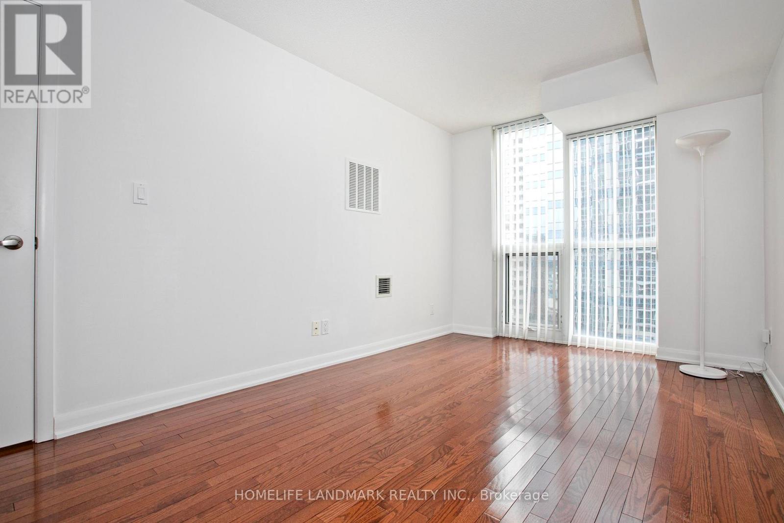 1001 - 5791 Yonge Street, Toronto, Ontario  M2M 0A8 - Photo 8 - C12961924