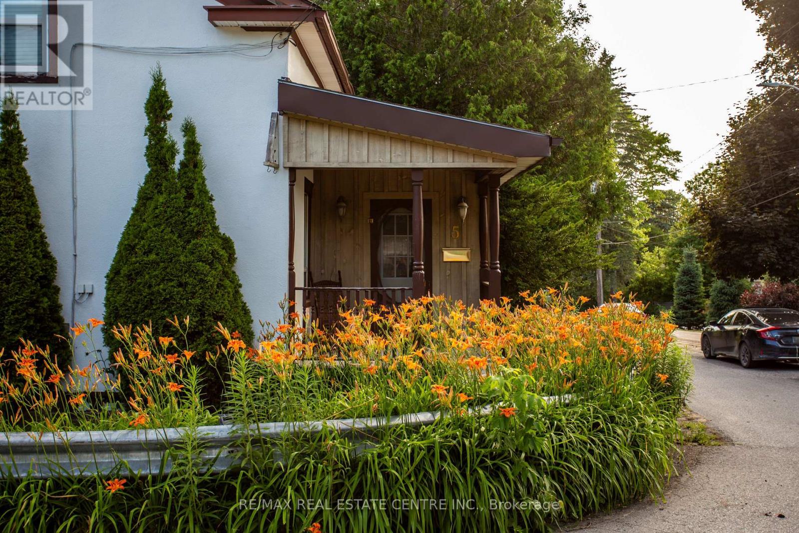 5 East John Street N, Innisfil, Ontario  L0L 1L0 - Photo 10 - N12961848