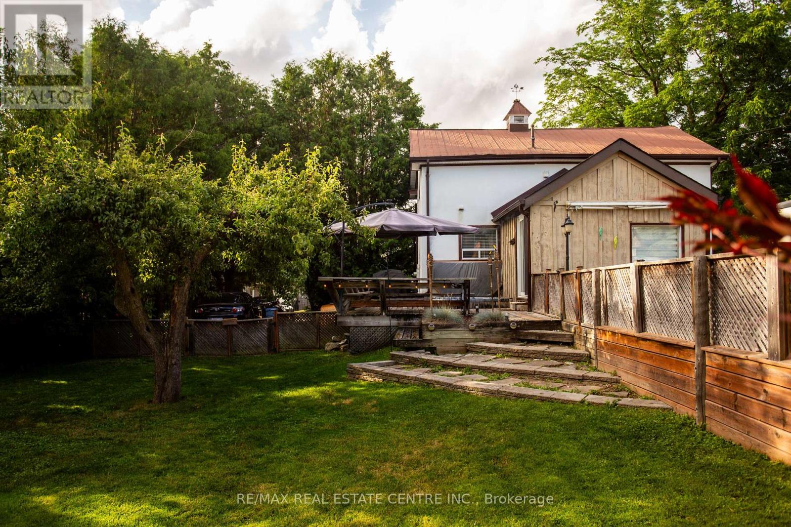 5 East John Street N, Innisfil, Ontario  L0L 1L0 - Photo 4 - N12961848