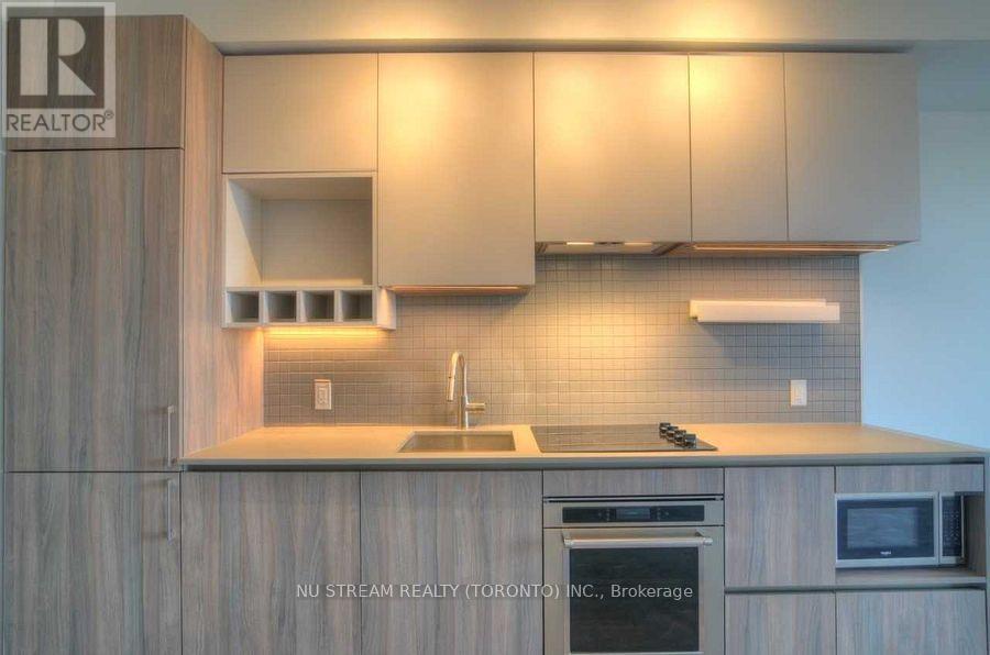 5805 - 950 Portage Parkway, Vaughan, Ontario  L0A 0B0 - Photo 4 - N12961936