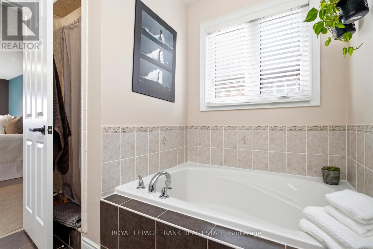 1612 Rockaway Street, Oshawa, Ontario  L1K 0L8 - Photo 24 - E12922972