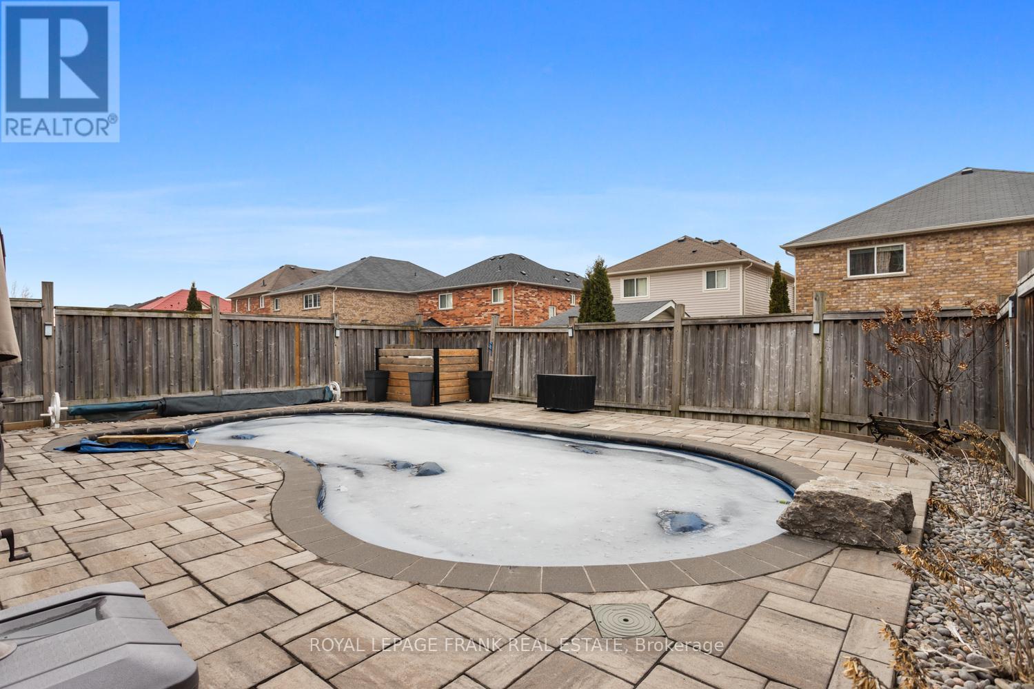 1612 Rockaway Street, Oshawa, Ontario  L1K 0L8 - Photo 3 - E12922972