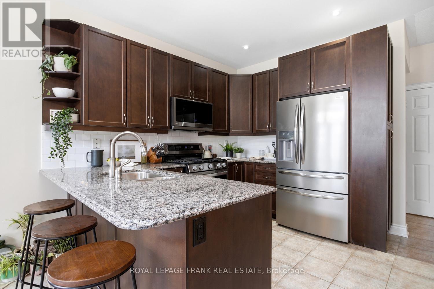 1612 Rockaway Street, Oshawa, Ontario  L1K 0L8 - Photo 6 - E12922972