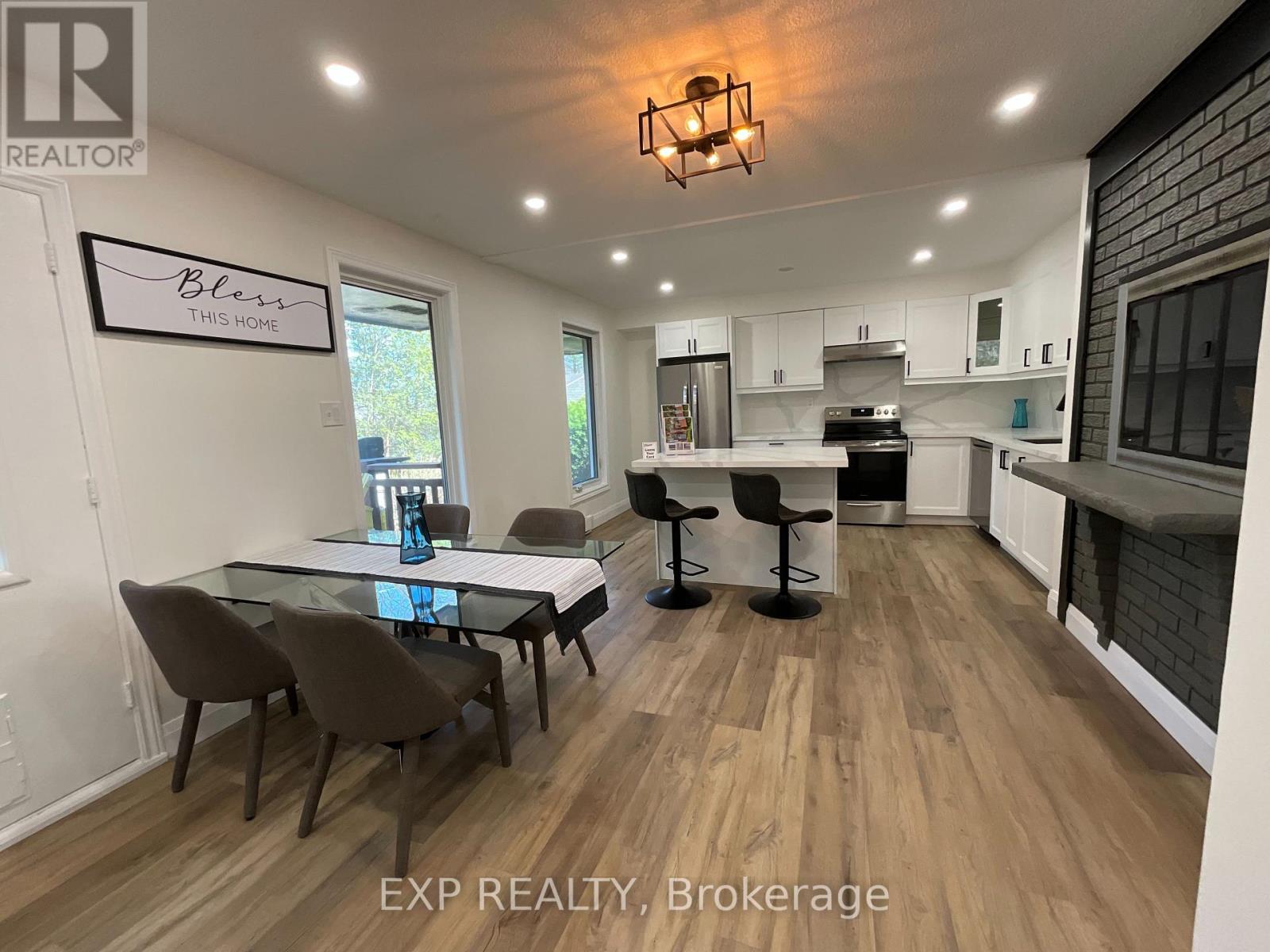 10 - 27 Tulip Street, Oakville, Ontario  L6L 3V3 - Photo 6 - W12961856