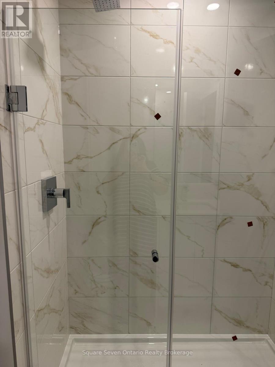 4911 - 430 Square One Drive, Mississauga, Ontario  L5B 0L6 - Photo 6 - W12961876