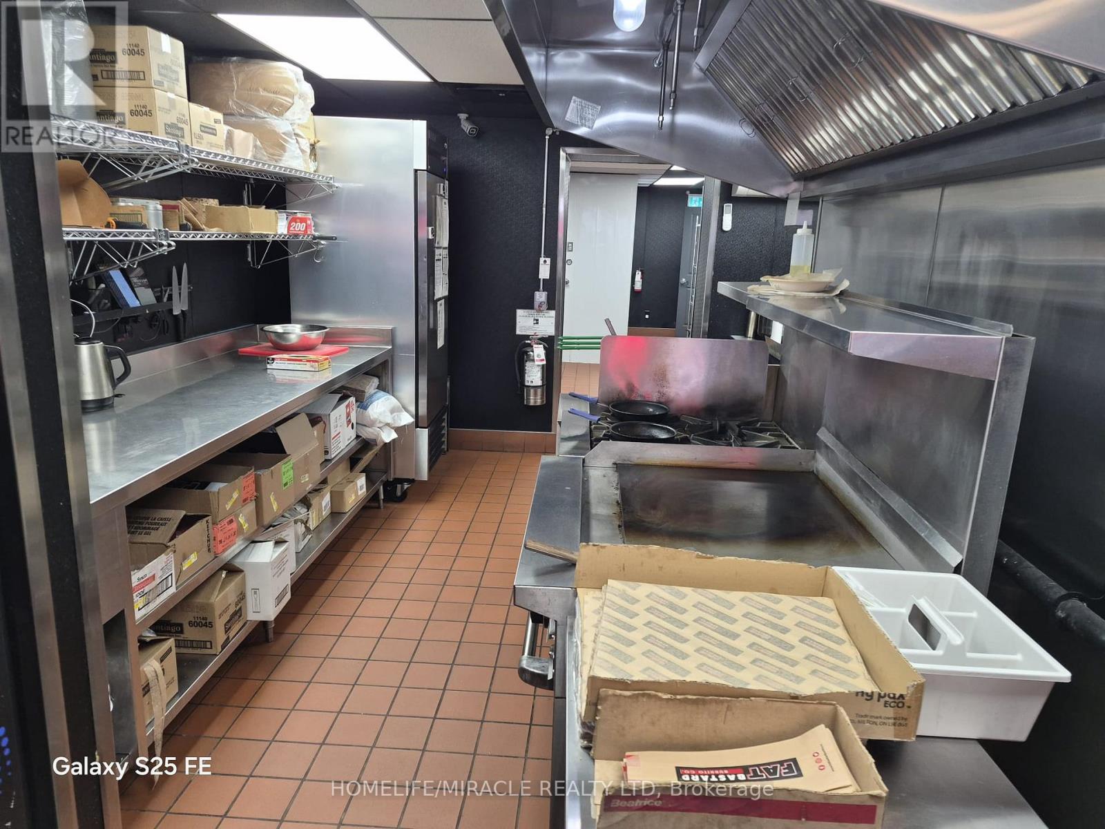 1222 St Clair Avenue W, Toronto, Ontario  M6E 1B4 - Photo 11 - W12961882