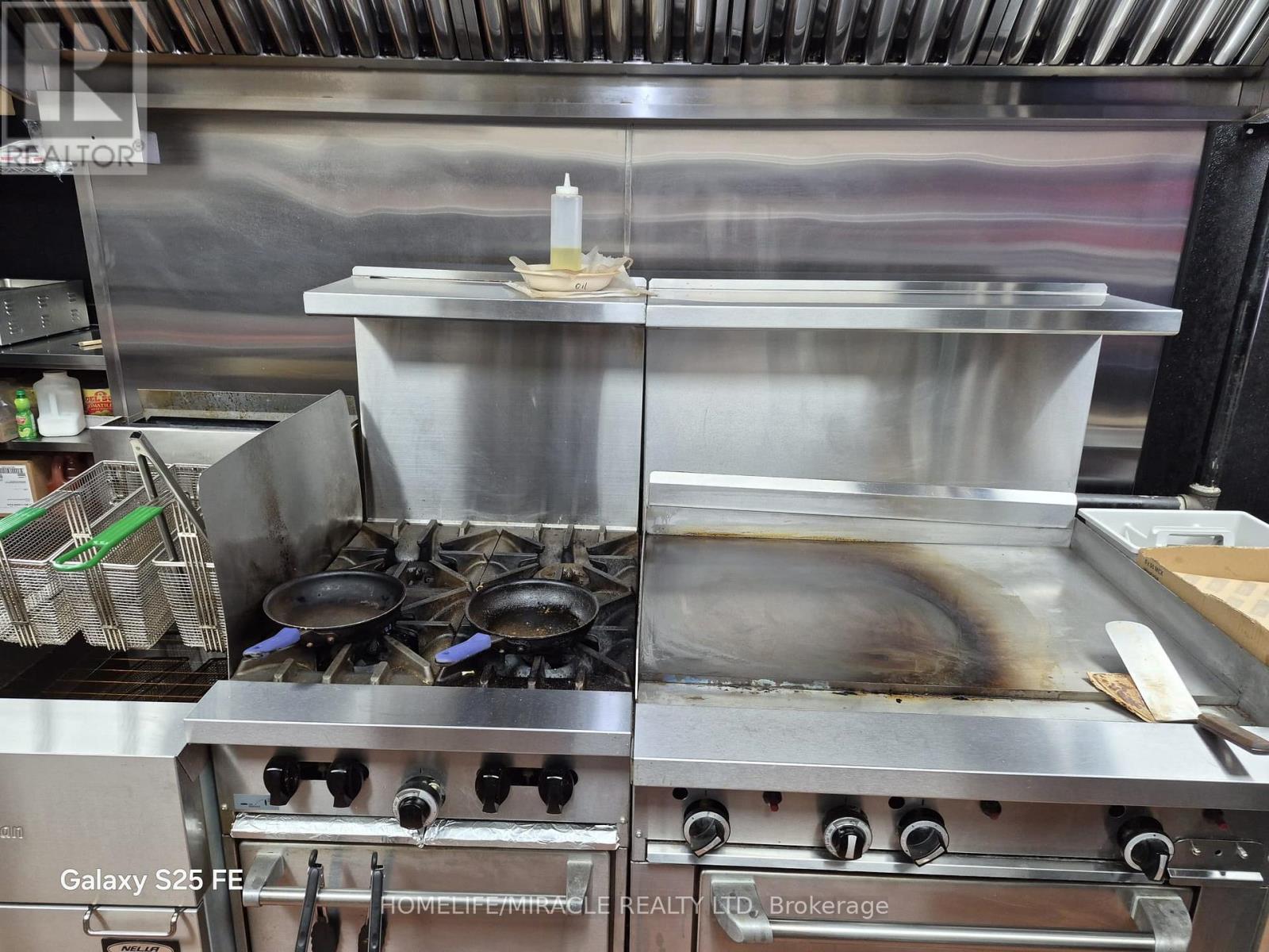 1222 St Clair Avenue W, Toronto, Ontario  M6E 1B4 - Photo 16 - W12961882