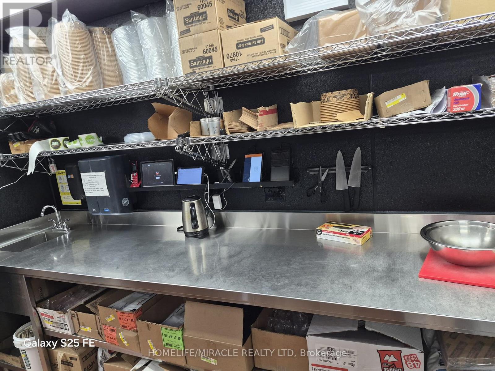 1222 St Clair Avenue W, Toronto, Ontario  M6E 1B4 - Photo 18 - W12961882