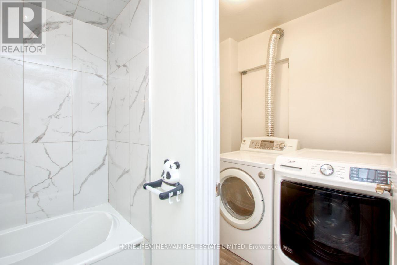 1511 - 320 Dixon Road, Toronto, Ontario  M9R 1S8 - Photo 13 - W12961894