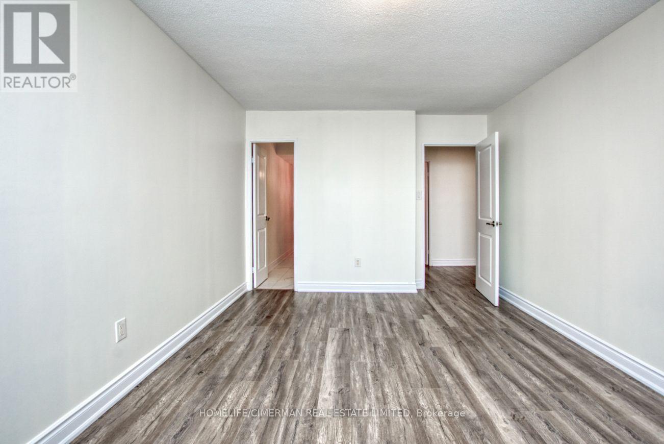 1511 - 320 Dixon Road, Toronto, Ontario  M9R 1S8 - Photo 9 - W12961894