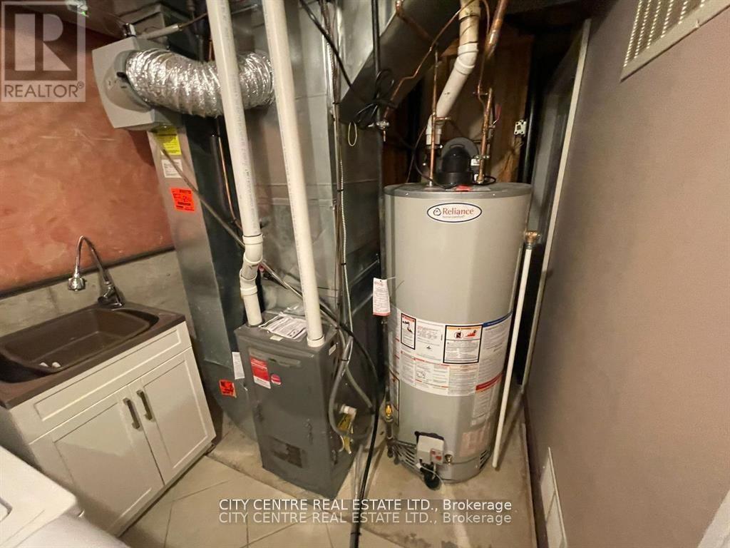 4777 Glasshill Grove, Mississauga, Ontario  L5M 7R6 - Photo 39 - W12961910