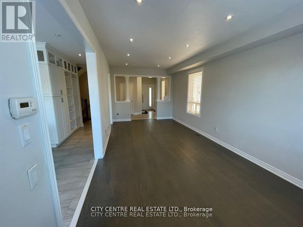 4777 Glasshill Grove, Mississauga, Ontario  L5M 7R6 - Photo 4 - W12961910
